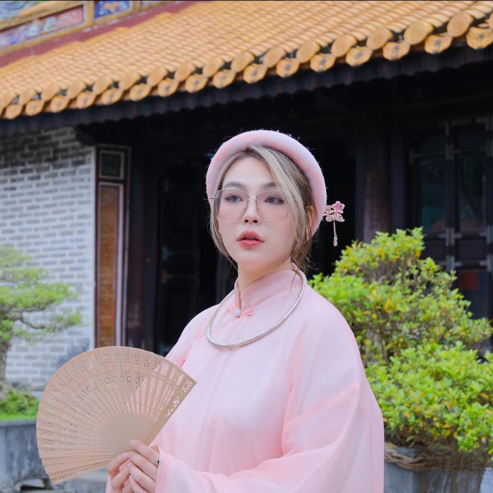 Hứa Ngân